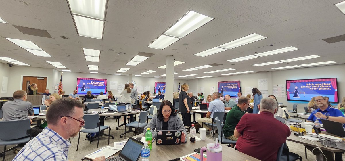 WyantJonathan's tweet photo. Kicking off @CaldwellVoice Admin Retreat week with a focus on Instructional Expectations. Also had speakers from @myFutureNC and RHA Health Services to connect schools with community resources and regional partners to support students! https://t.co/c9b15yECLX