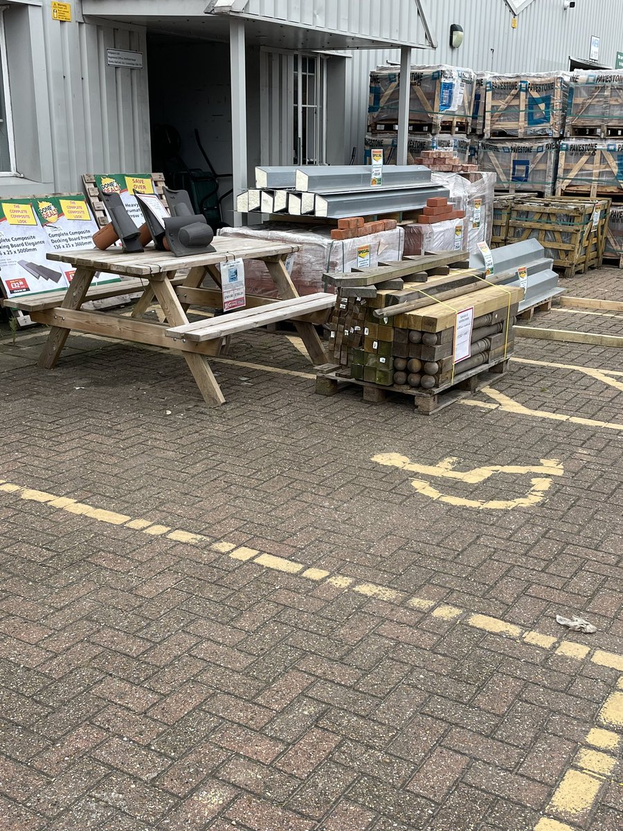 hmajor08's tweet photo. Don’t think much of this #disabledparking @Huws_Gray in #Diss #huwsgray https://t.co/hETitLlR4v