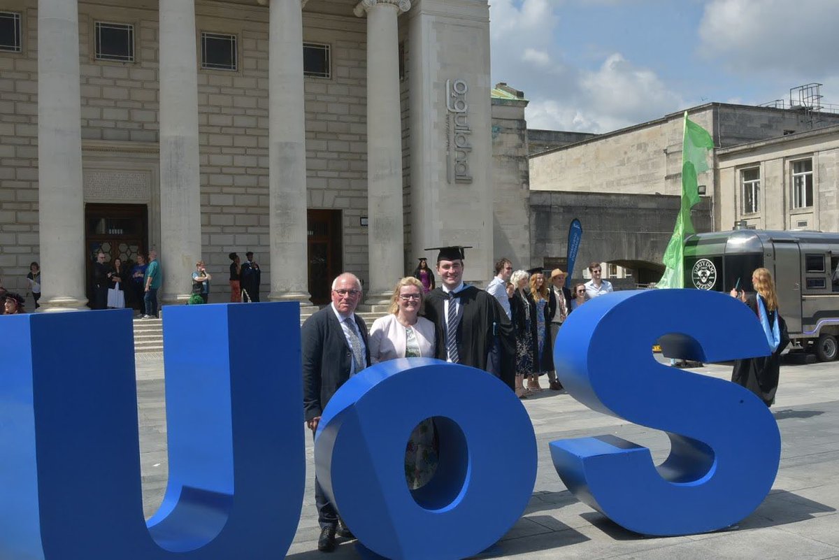 Calvin De Louche tweet media