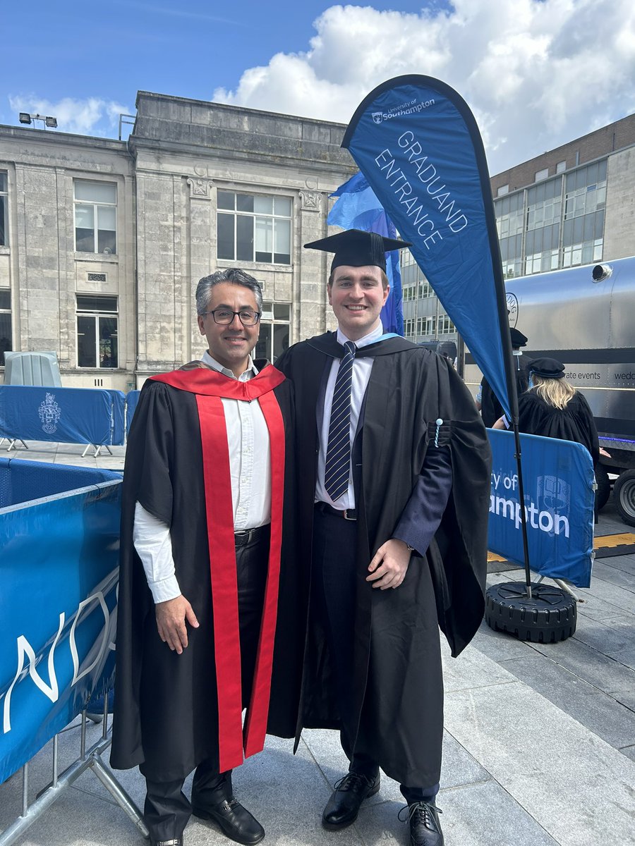 Calvin De Louche tweet media