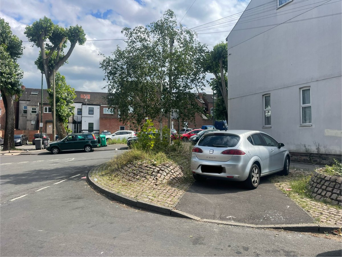 If you park like this , expect to be issued a pcn, 👮🏼‍♂️👍. The driver couldn’t see the problem parking there ‼️#PavementParking
<a href="/ParkingTeamNttm/">Parking Regulation & Compliance</a> <a href="/Pavementsforpe2/">PavementsR4pedestrians</a> <a href="/PavingCrazy/">Crazy Paving</a> <a href="/PedestrianPaths/">Pavements4Pedestrian</a> <a href="/PedestrianPaths/">Pavements4Pedestrian</a> <a href="/REACTNottingham/">R.E.A.C.T Nottingham</a> <a href="/YouCantParkThe2/">YouCantParkThereSir</a> <a href="/MyNottingham/">🏹 My Nottingham</a> <a href="/MyHysonArb/">My Hyson Green & Arboretum</a>