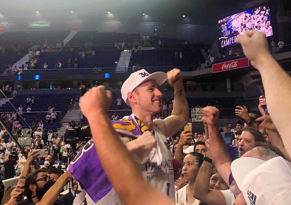 Gracias, <a href="/FCauseur1/">Fabien Causeur</a>, por todas estas temporadas en las que te has dejado todo por este escudo, siendo partícipe de multitud de alegrías. No te olvidaremos y te deseamos lo mejor.

#UnoDeLosNuestros 🤍💜