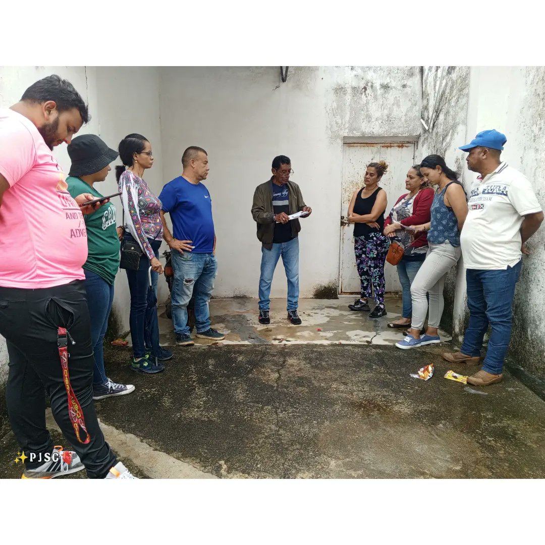 TinacoUnt's tweet photo. Seguimos organizándonos para este domingo, 28 de julio. Nuestro Sec. General Pablo Hernández participo en reunión con los testigos del centro electoral Escuela Especial de Tinaco. 

 ¡Con #Edmundo lograremos el cambio que Venezuela necesita! https://t.co/rT2oaVPAzt
