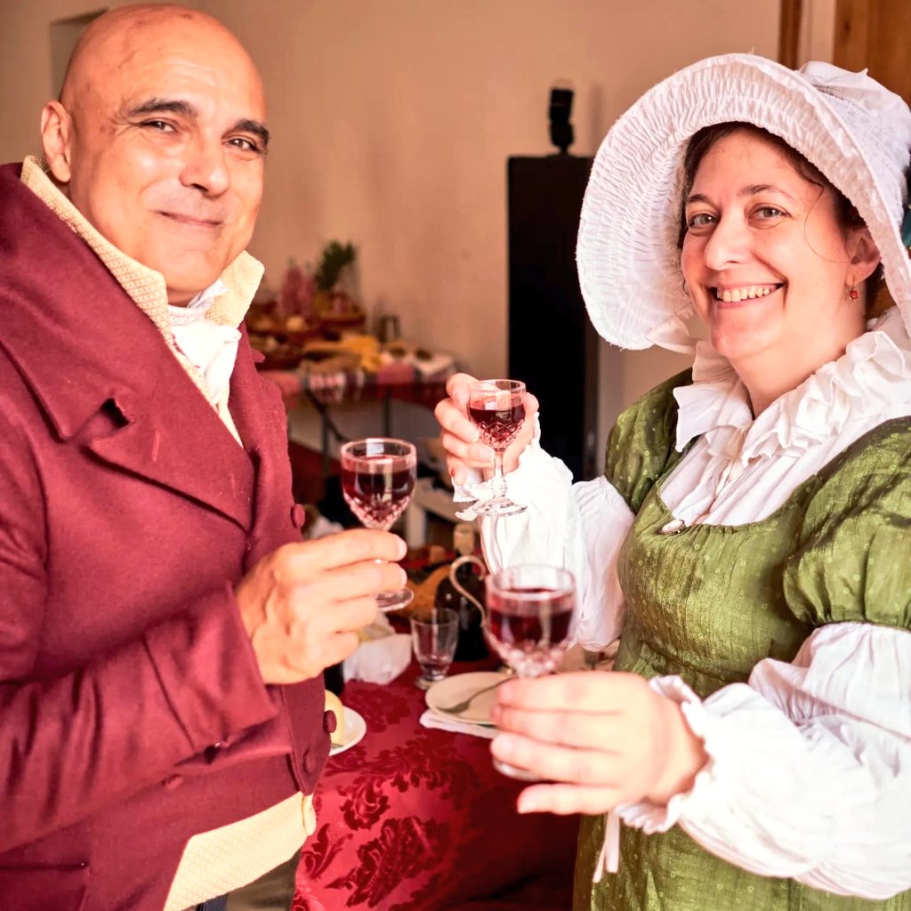 TallerBaile1800's tweet photo. Nuevas fotos del delicioso picnic de comienzos de 1800 que hicimos el pasado 8 de junio. 
#theBridgerton. https://t.co/1b4FjbpBb2
