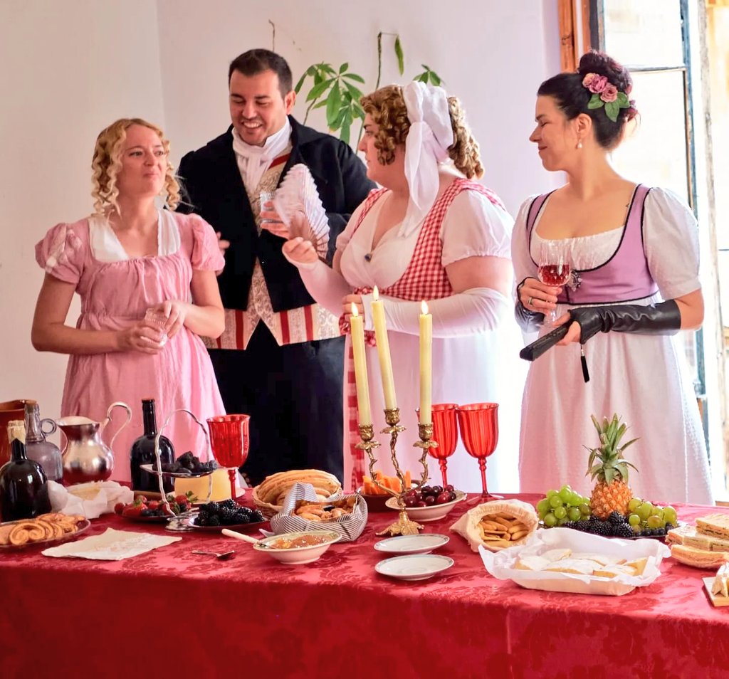 TallerBaile1800's tweet photo. Nuevas fotos del delicioso picnic de comienzos de 1800 que hicimos el pasado 8 de junio. 
#theBridgerton. https://t.co/1b4FjbpBb2