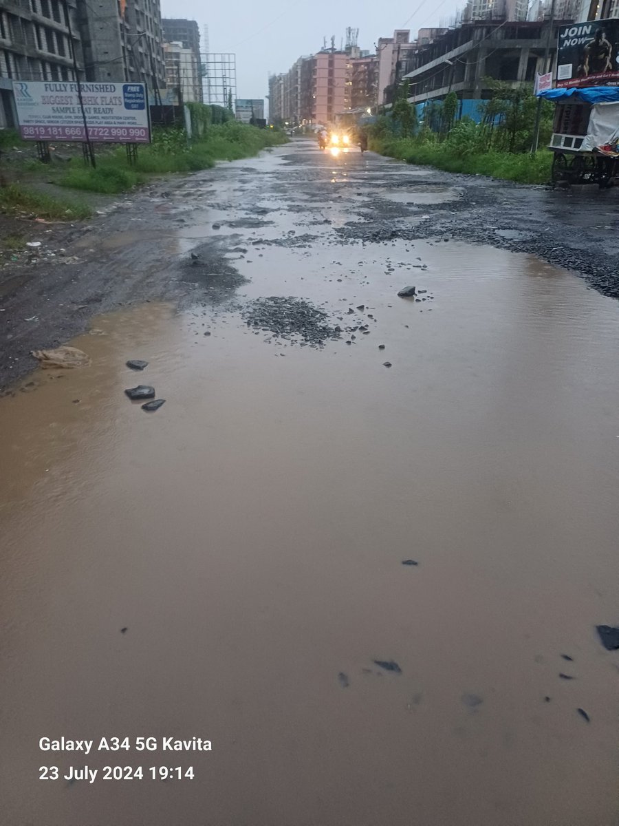 NadarAdv's tweet photo. "Road conditions in Naigaon, Palghar district are appalling! 
The road is so damaged that I can barely see any surface apart from potholes". 
It's NOT SAFE AT ALL to travel on these roads!
 @Palghar_Admin, @CMOMaharashtra, please take urgent action #FixPalgharRoads #RoadSafety https://t.co/yk4B83e8EZ