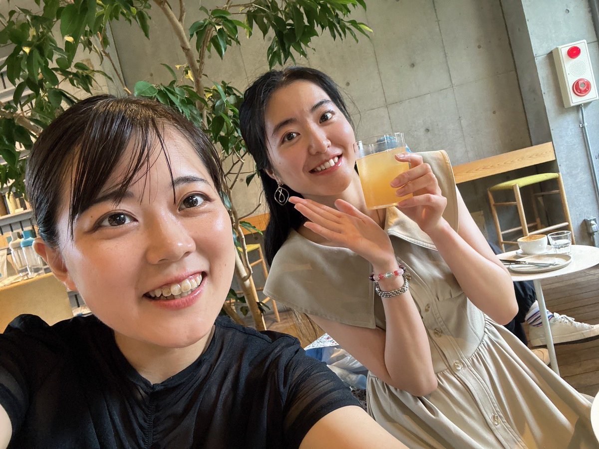 東京でおかゆちゃん<a href="/okayukamaeda/">前田有華/おかゆ</a> と1年ぶりに再会✨

お互いに予定があったから30分しか一緒に居られなかったけどお話できて嬉しかった！

東京行くこと言ってなかったのに、たまたま偶然に朝連絡もらって会うことに！奇跡！

元気もらえた🙌
おかゆちゃんありがとう😊