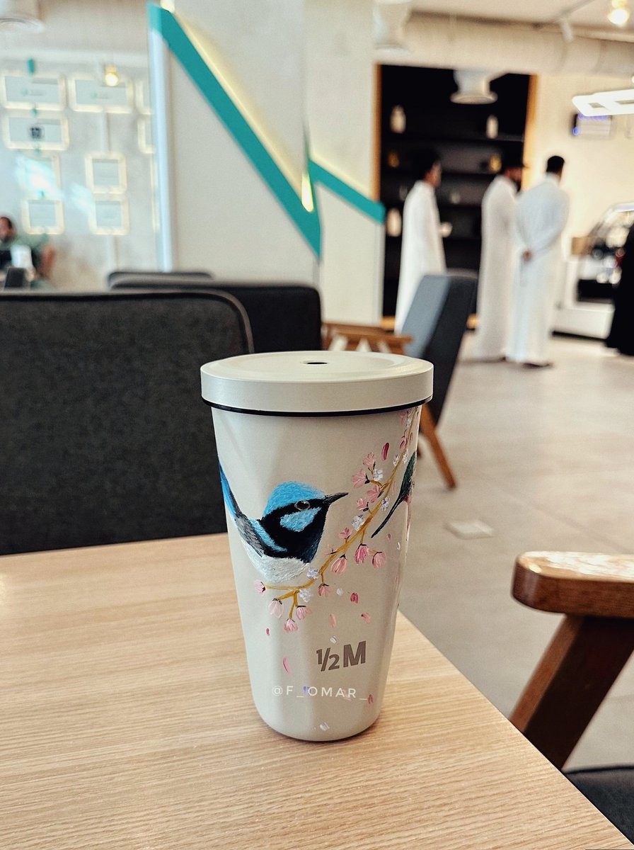 F_Omar_'s tweet photo. @halfmillion_sa رسمي ع الاكواب 🕊️🤍 https://t.co/cqA2LrKFfh