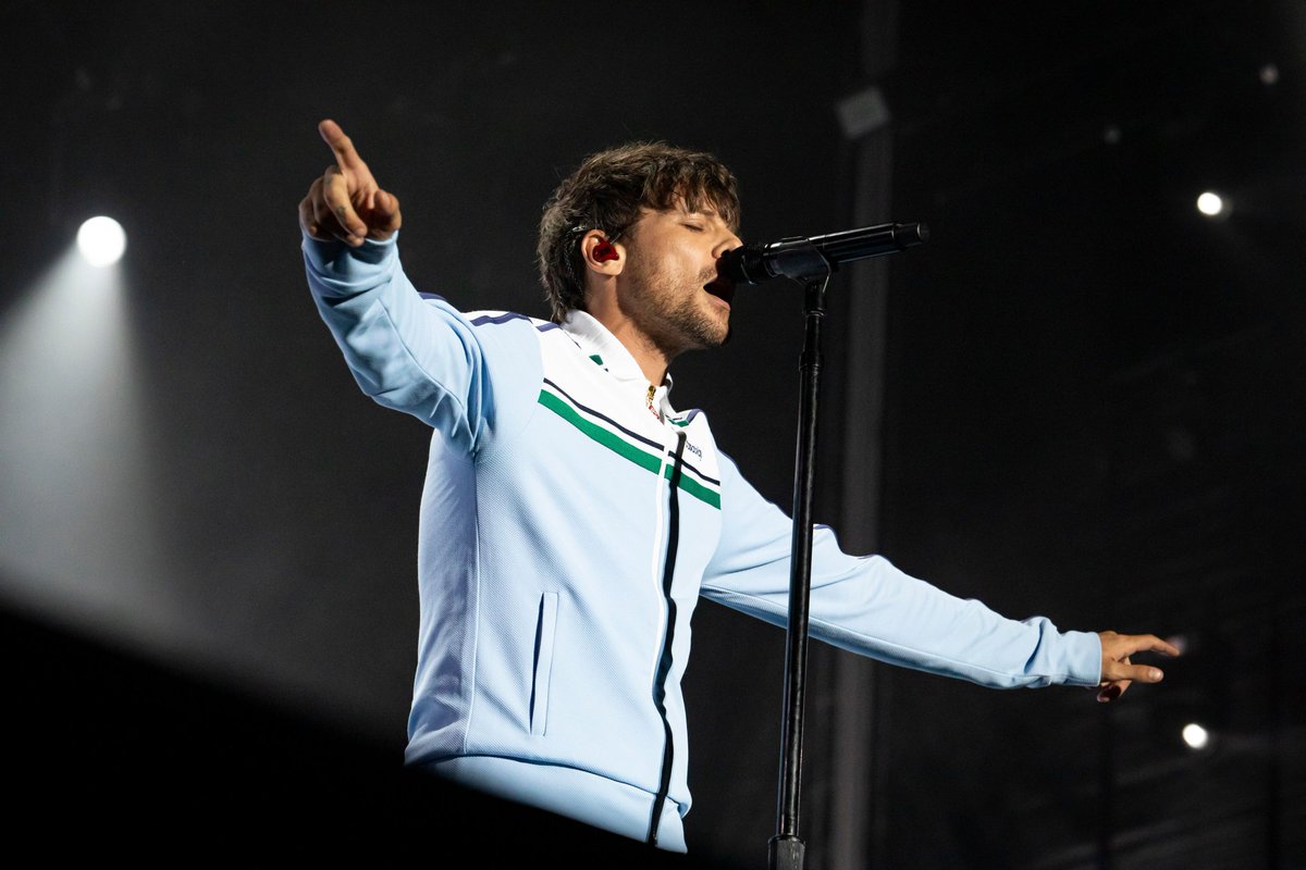 hlupdates_2's tweet photo. Louis on stage 21.7.24
#MEOMaresVivas #FestivalMEO #MMV24 #LTFestivals24 #LouisFestivalEra #FestivalEraLouis
#MeoMarésVivasfestival #LouisTomlinson - 🍇 https://t.co/EgjCmajwVa