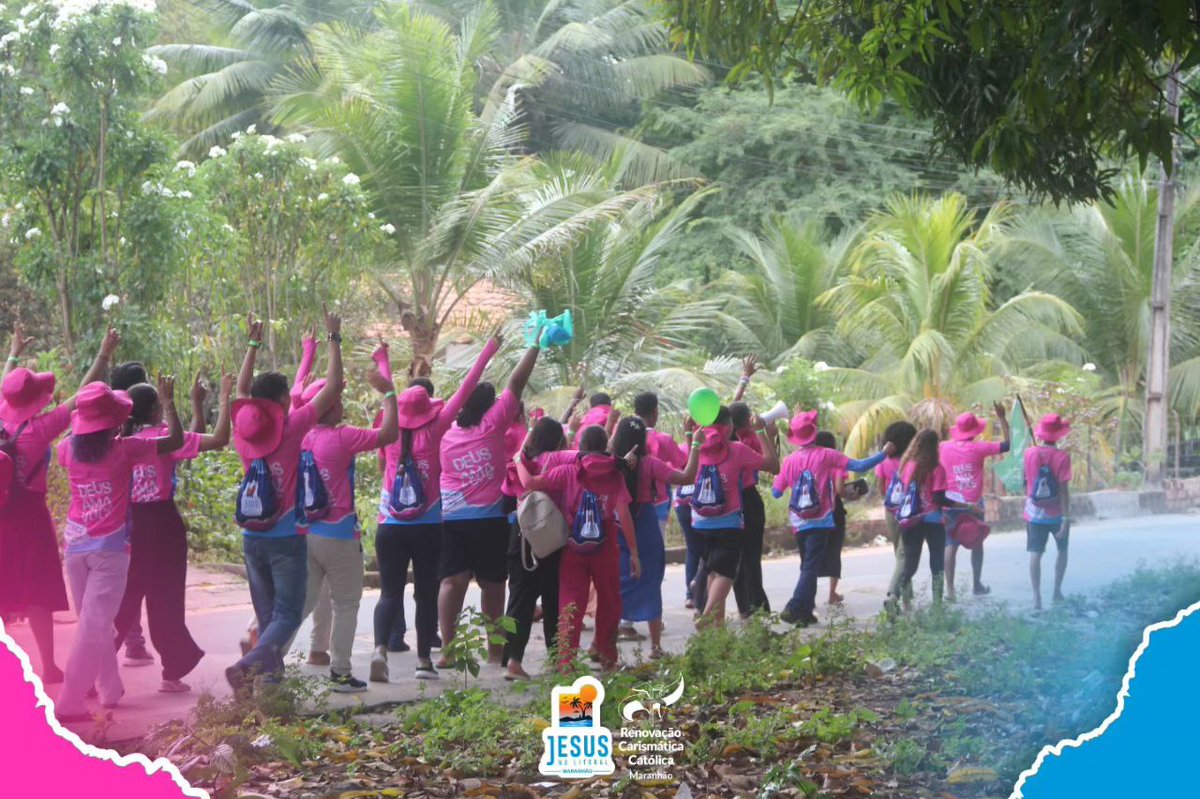 rccma's tweet photo. No sábado, os missionários levaram muito amor e alegria a duas comunidades: Santa Ana e São Joaquim e  comunidade Santa Rosa, ambas localizadas no bairro Turu.
Acompanhe alguns registros desse momento extraordinário com as comunidades! 
💙🩷💙
#Rccmaranhaooficial #jesusnolitoral https://t.co/134rQslyZB