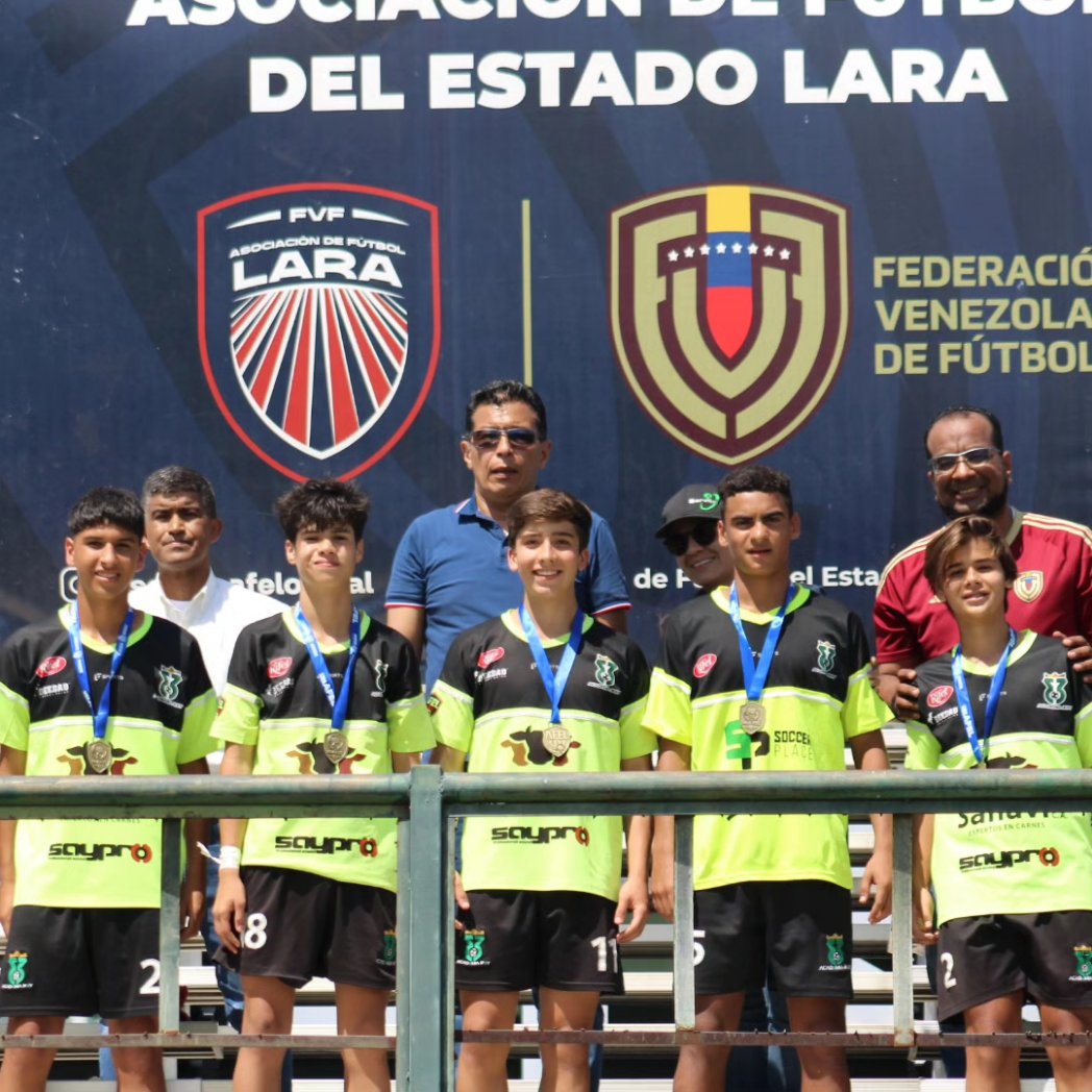 SomosAfel's tweet image. #𝗟𝗶𝗴𝗮𝗔𝗙𝗘𝗟 | ¡Premiación @AcademiaRey! 🫱🏼🏆

Categoría Sub-15 y Sub-16 ➡️ ¡Felicidades, campeones! 🥇👦🏻

#SomosAFEL #TeamAFEL #ConElOrgulloDeSerLarense #LigaAFEL #TodosSomosAFEL