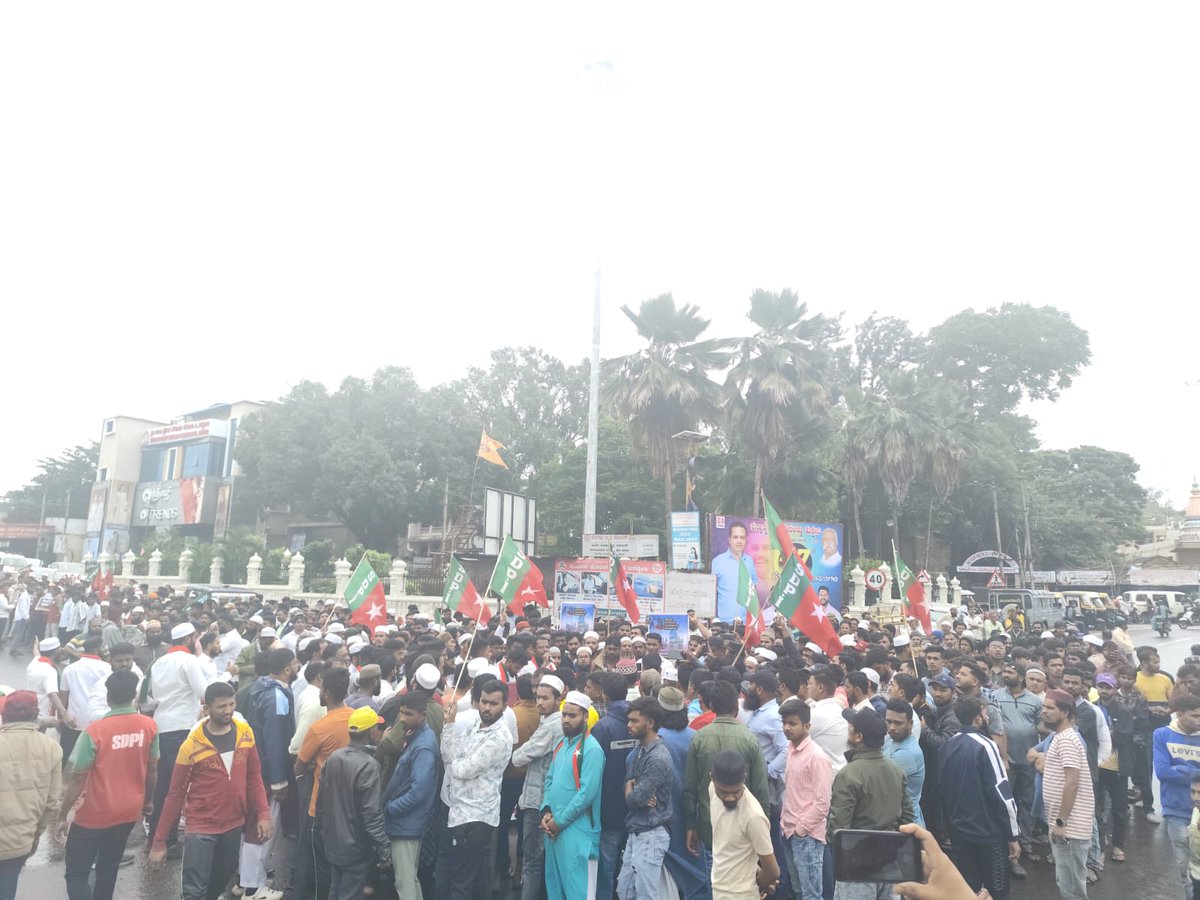 BagawanMuzaffar's tweet photo. #SDPIBelagavi District CHIKKODI Assembly Committee holds a Protest from #SDPI Party Office to Basav Circle #CHIKKODI as part of #SDPInationwide #Protest against the continuing widespread Hindutva #lynchings & #atrocities.
@afsarkodlipet @SDPI_KarPresi #StopMoblyching #Kolhapur https://t.co/WhHflNguII
