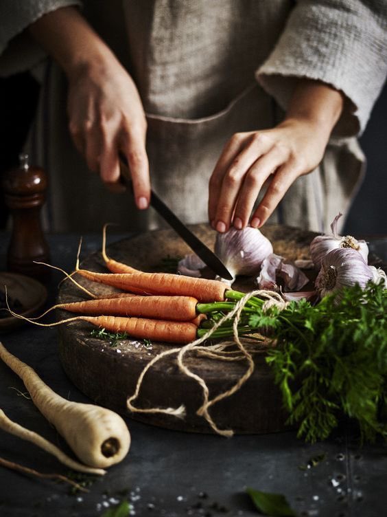 patrickricci25's tweet photo. 🥬Alice Waters, una vita dedicata alla qualità degli ingredienti e alla sostenibilità. Leggi la sua storia straordinaria nel nostro articolo completo. https://t.co/q6YWoJ0S7m #AliceWaters #FarmToTable #ChezPanisse https://t.co/gYDGvSsIoC