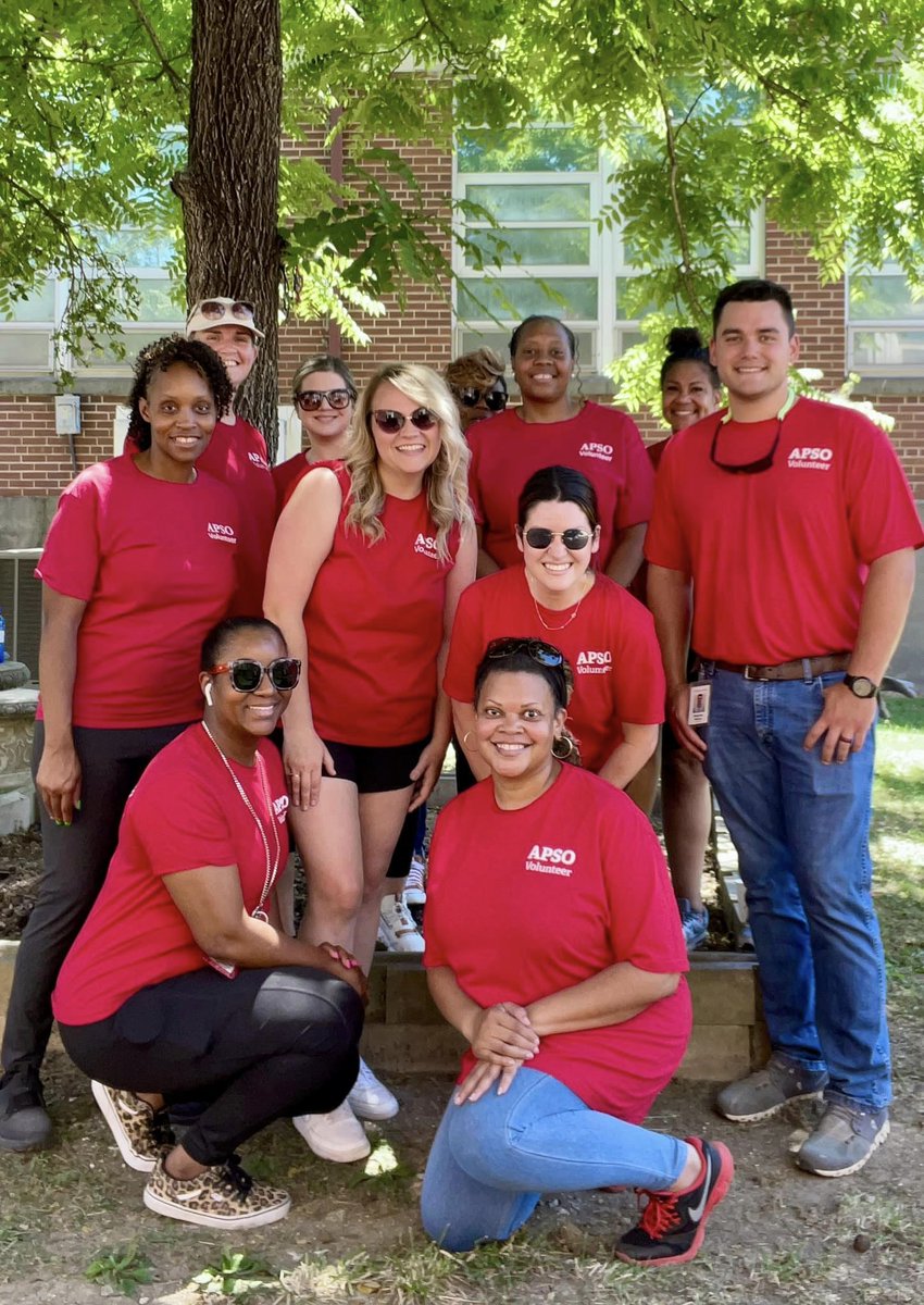 ALPowerFdn's tweet image. Back-to-school season is just around the corner!

In preparation, the Eastern Chapter of the Alabama Power Service Organization partnered with Windy Van Wooten Teaching Garden to build a garden for Walnut Park Elementary School. 

#APSO #PowerofGood #ConnectingWithCommunity