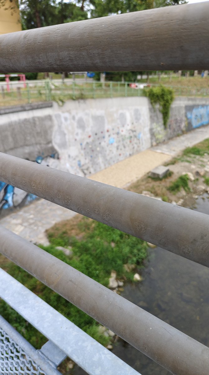 illuminazione's tweet image. #vienna river #boulderwall