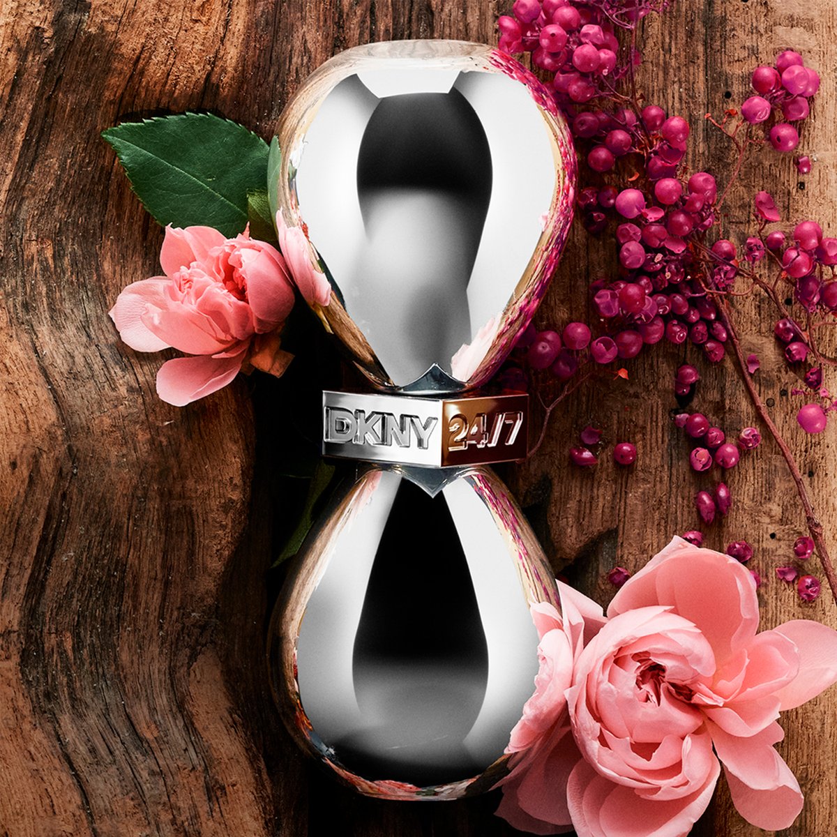 scentstore's tweet photo. Available NOW In-store &amp; Online with Scentstore!

NEW #DKNY247 Eau de Parfum is a Textural Floral Woody blend capturing the relentless energy of the city that never sleeps, where dreams are crafted from day to night.

https://t.co/7iBse5W53F https://t.co/l2ZQOyZNS4