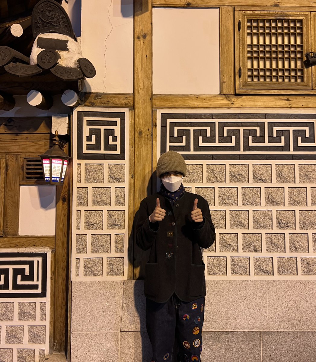 재혁아 갤러리에서 한참 사진 찾으면서 오래간만에 시간여행을 해봤는데 참 재밌는 추억들이 많았구나 ㅎ.ㅎ 가끔 익숙한 현실 속에 조금은 잊고 살지만 또다시 꺼내보면 그때만큼 재밌던 때가 있었나 싶기도 하네 재혁이의 다정한 미소를 잃지 않길 !😊
#해피재혁데이 #JIHOON #지훈 #ジフン