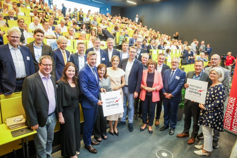 Hof University - Home of Research (@homeofresearch) on Twitter photo Das war der #Wissenschaftstag 2024 mit <a href="/MetropolregionN/">Metropolregion Nürnberg</a>, Markus Blume <a href="/StMWK_Bayern/">Wissenschafts- und Kunstministerium Bayern</a>, Hildegard Müller <a href="/VDA_online/">VDA</a> und Dr. Martin Radenz <a href="/TROPOS_de/">TROPOS</a>! #wt24 #hierwirdknallhartgeforscht #hof Das war der #Wissenschaftstag 2024 mit <a href="/MetropolregionN/">Metropolregion Nürnberg</a>, Markus Blume <a href="/StMWK_Bayern/">Wissenschafts- und Kunstministerium Bayern</a>, Hildegard Müller <a href="/VDA_online/">VDA</a> und Dr. Martin Radenz <a href="/TROPOS_de/">TROPOS</a>! #wt24 #hierwirdknallhartgeforscht #hof
