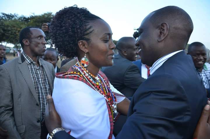 _miles_Amos's tweet photo. Jeme-darling wa majeshi😂😂😂 #occupyJKIA #Uganda #soipanTuya free #propesa https://t.co/wPiMLq1JJQ