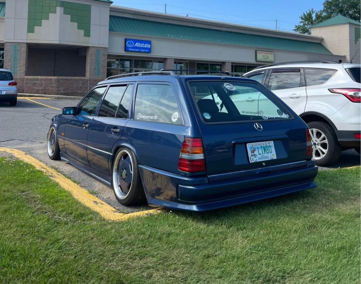 horsepower's tweet photo. I would daily the hell outta this 1991 Mercedes-Benz 300 TE Wagon. https://t.co/TX4ukAaNpR