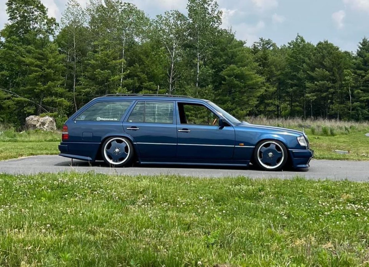 horsepower's tweet photo. I would daily the hell outta this 1991 Mercedes-Benz 300 TE Wagon. https://t.co/TX4ukAaNpR