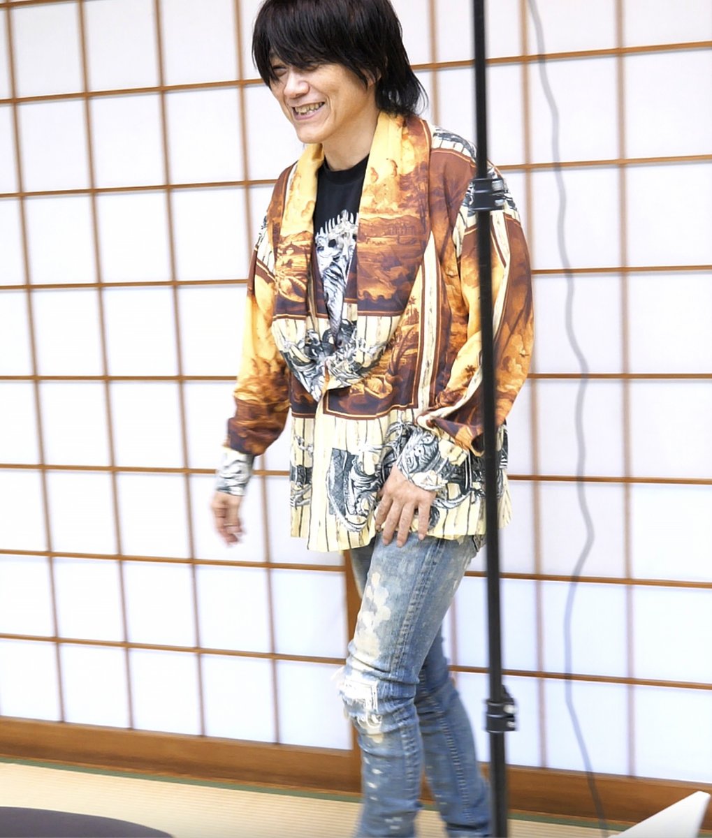 このバブリーな感じ好きやわぁ♥ 料理の鉄人で鹿賀丈史さんがお衣装