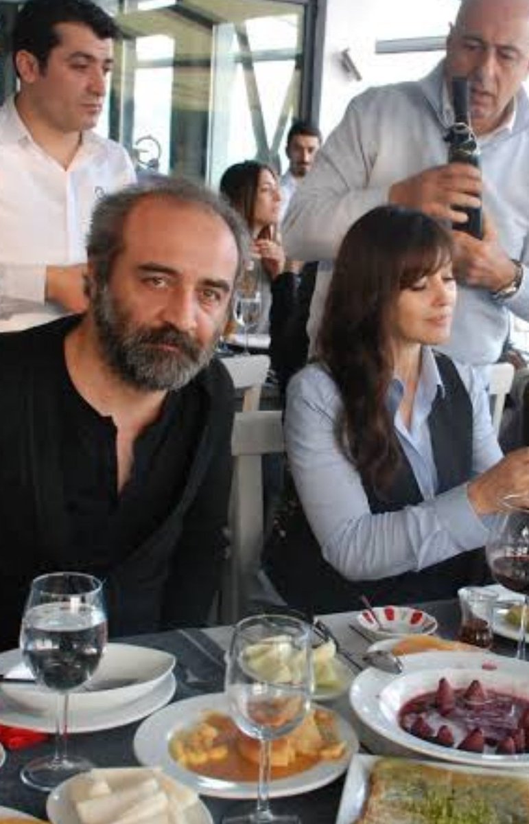 cenertweets's tweet photo. iş çıkışı hanımla dışarıda buluşmak böyle hissettiriyor https://t.co/dI1kzIPJ81