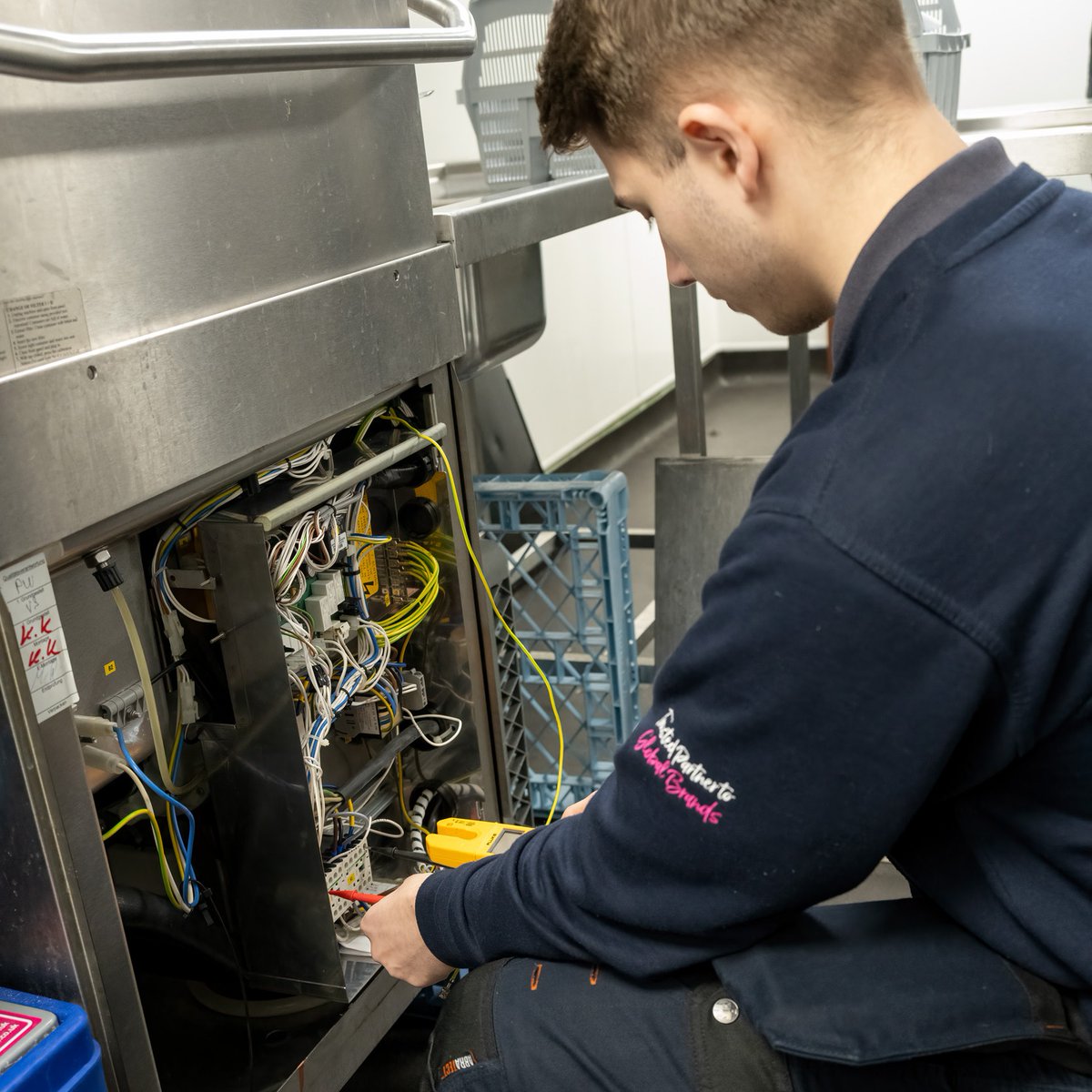 #MCFT are recruiting for #Catering &amp; #Refrigeration #Apprentice #Technicians throughout the UK. Learn a new trade, with no experience. Earn-as-you-learn and Real Living Wage starting salary - with loads of #benefits. Register your interest: bit.ly/4eSfdhn #newcareer
