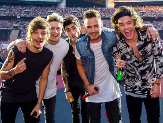 choosezaynbr's tweet image. if we could only have this life for one more day, if we could only turn back time… 😭🖤🔙

#14YearsOf1D