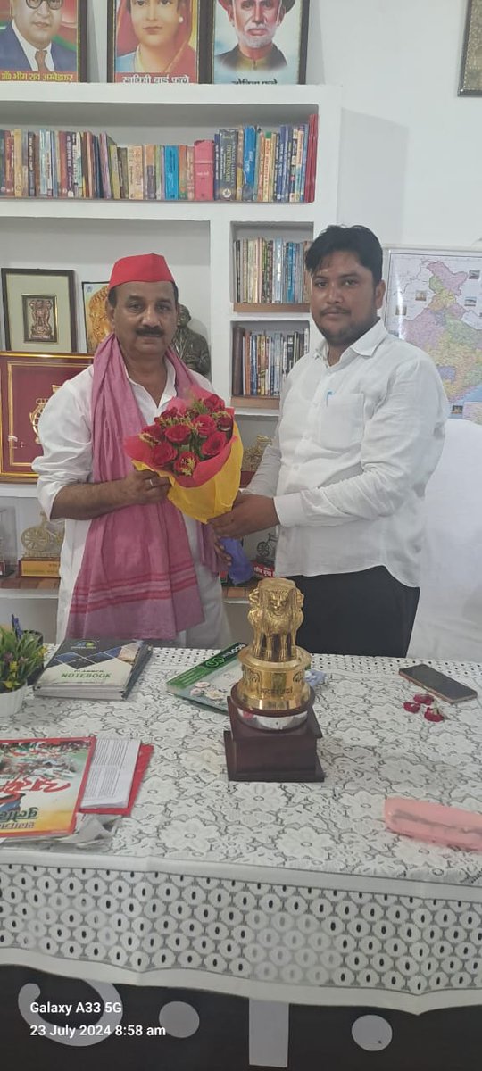 kumar_vipersh's tweet photo. समाजवादी पार्टी के प्रदेश अध्यक्ष आदरणीय #श्री_श्याम_लाल_पाल जी से शिष्टाचार मुलाकात करते हुए! https://t.co/KnNFKal9uj