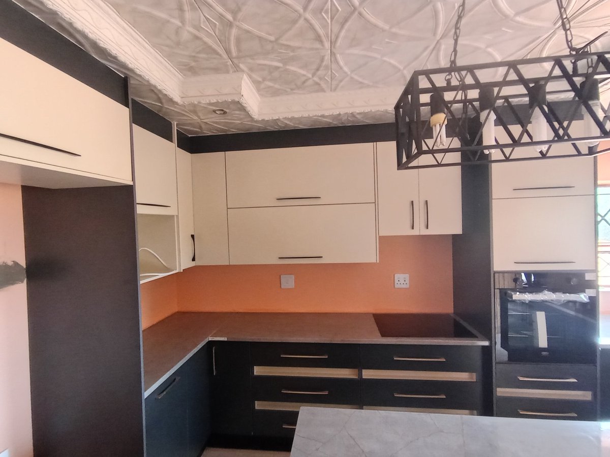 d_wardrobes's tweet photo. Another day with a lovey kitchen unit https://t.co/zDRm7hK38d