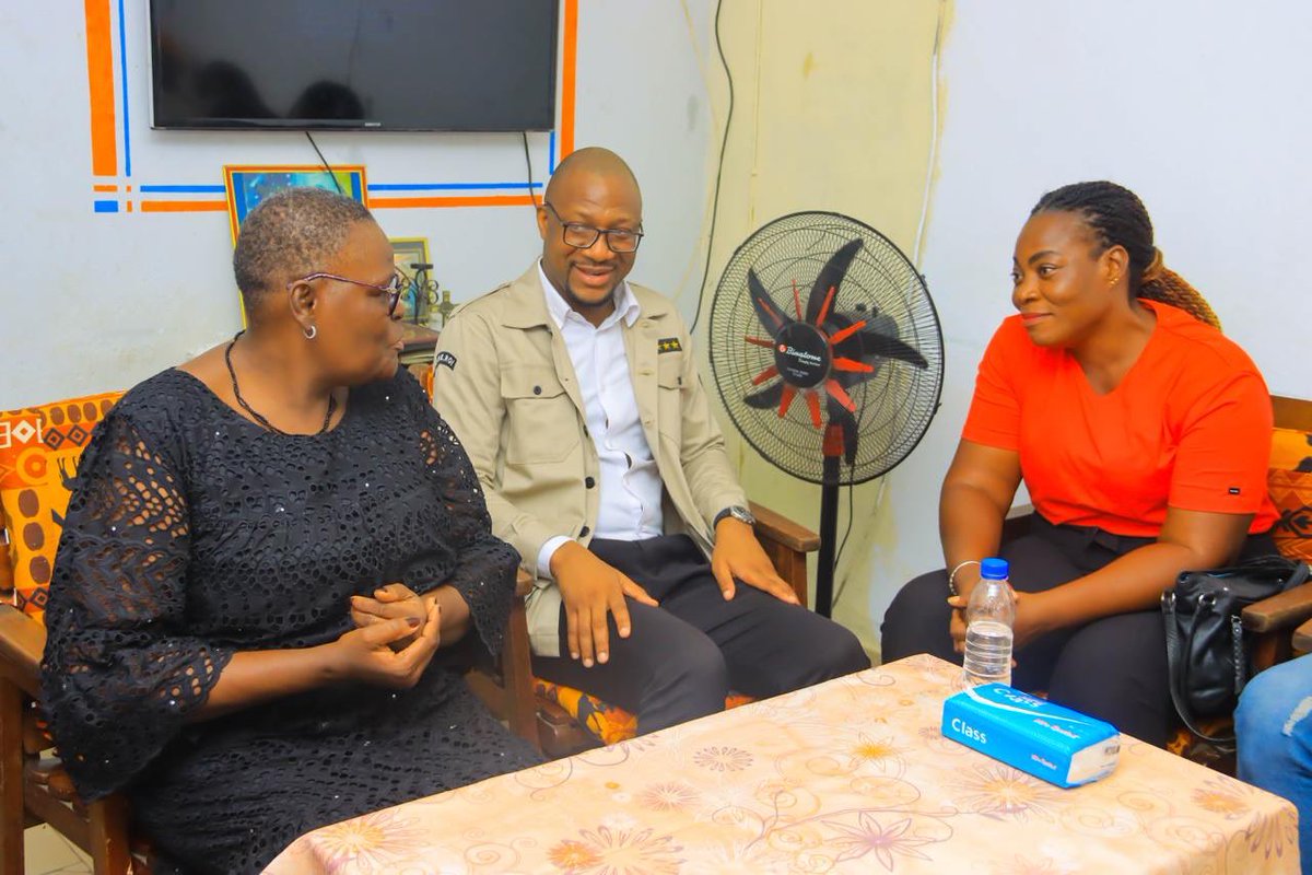 aboboconnexion's tweet photo. 21.07.24. #Abobo. Avec les femmes de la Sogefiha. Nous y sommes allés dans le cadre de notre tournée de remerciement pour leur présence et leur soutien infaillible au cours des élections municipales en 2023. Nous avons été ravis de les revoir. https://t.co/anJ2hflMXZ