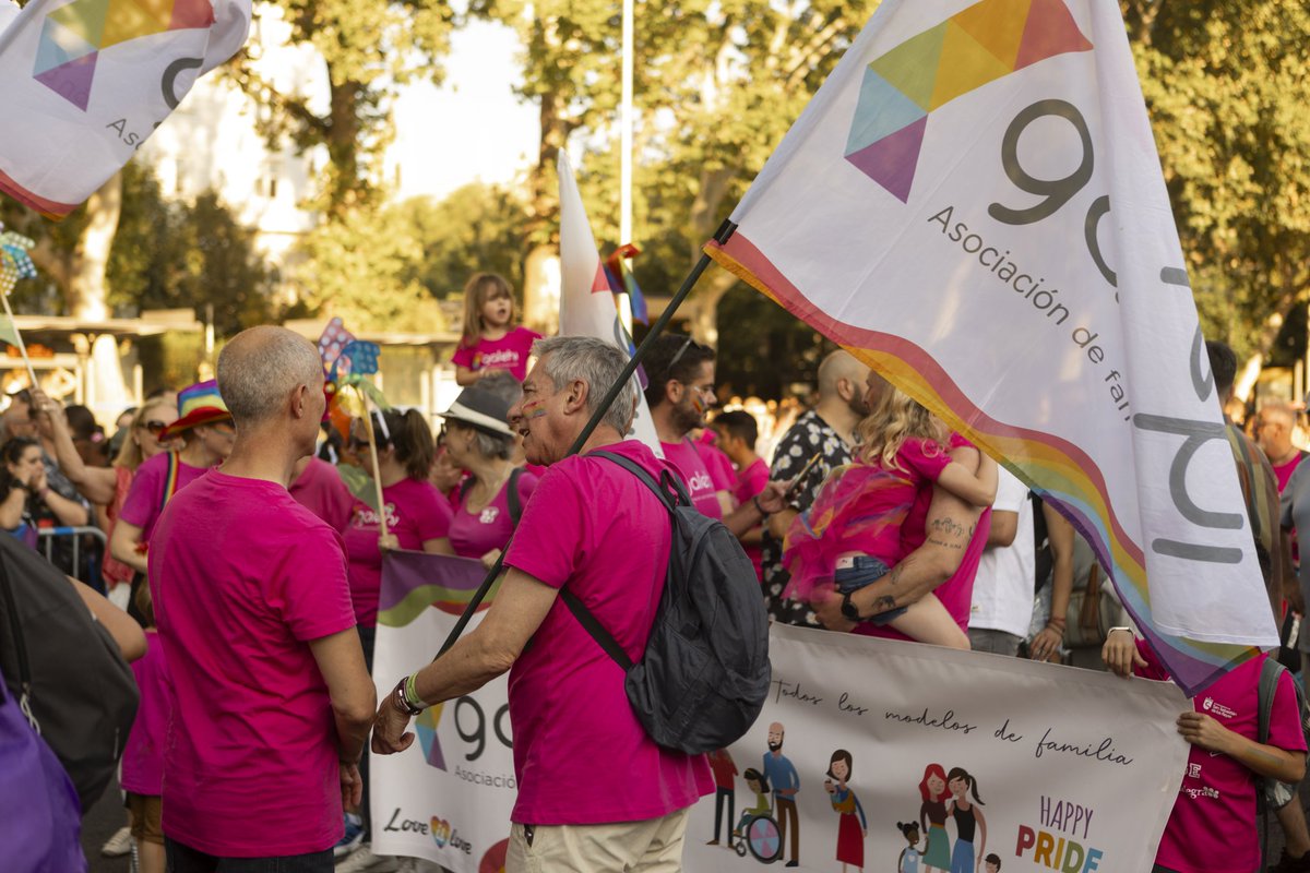 PeFuCas's tweet photo. Apenas hace unos días.
Recuerdos de Familias Orgullosas.
Y es que no hay #Orgullo sin reivindicación!
#OrgulloTransforma
@Galehi_Familias
Foto de 📷@silvia_rare https://t.co/O9wQUkZQT3