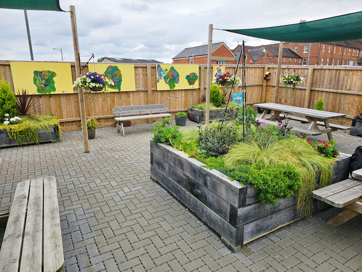 IOWNHS's tweet photo. Congrats to the Isle of Wight #Ambulance and 111 Service! Their Rest and Wellbeing Garden was a finalist at the #WightInBloom Awards at Albert Cottage, East Cowes. The celebration included High Tea with the Isle of Wight's High Sheriff. Well done to all! π https://t.co/DBZ6GsjdTy