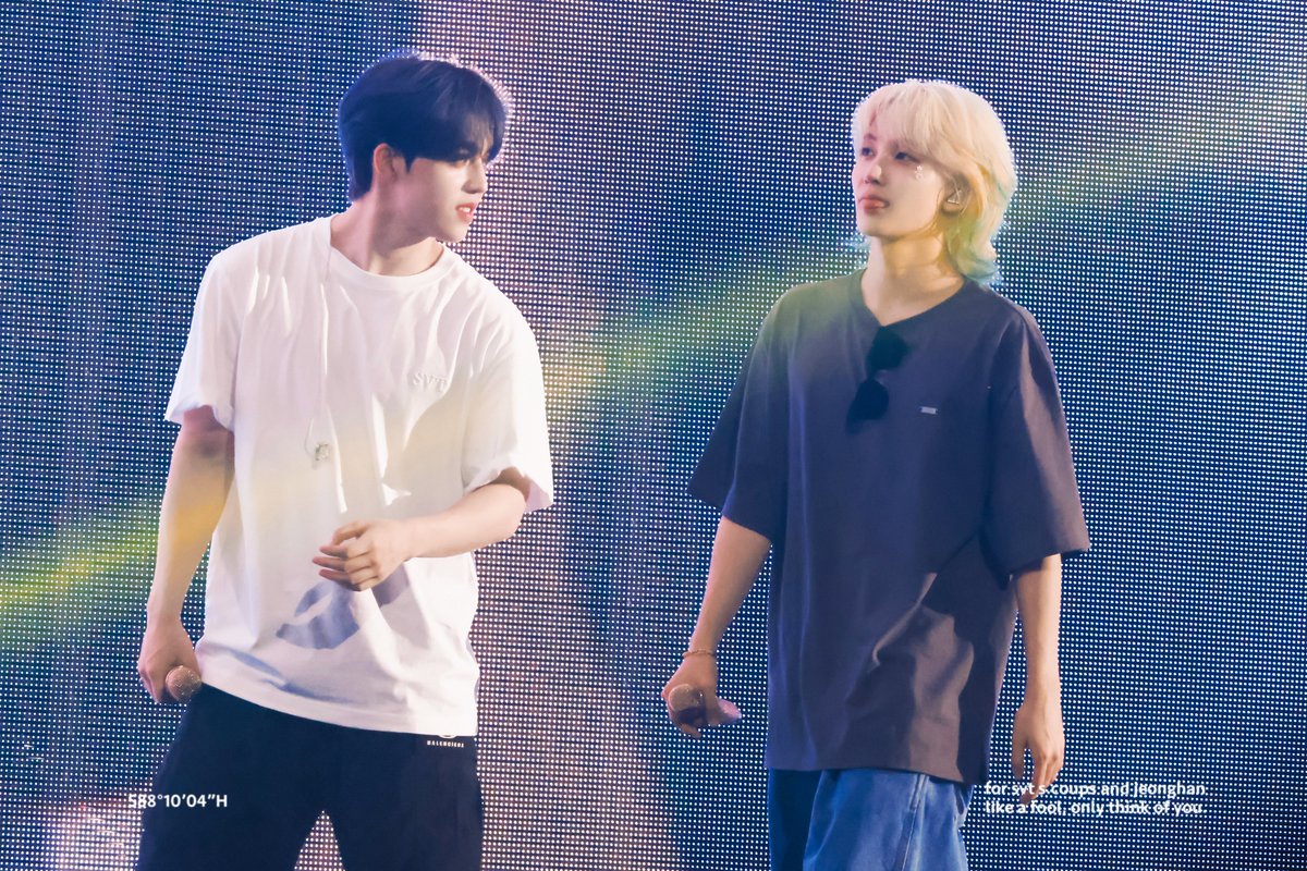 s881004h's tweet image. 240723 Caratland Day 1 매일매일 같이 행복하자❤️
#SEVENTEEN #세븐틴 #에스쿱스 #승철 #SCOUPS #JEONGHAN #정한 @pledis_17