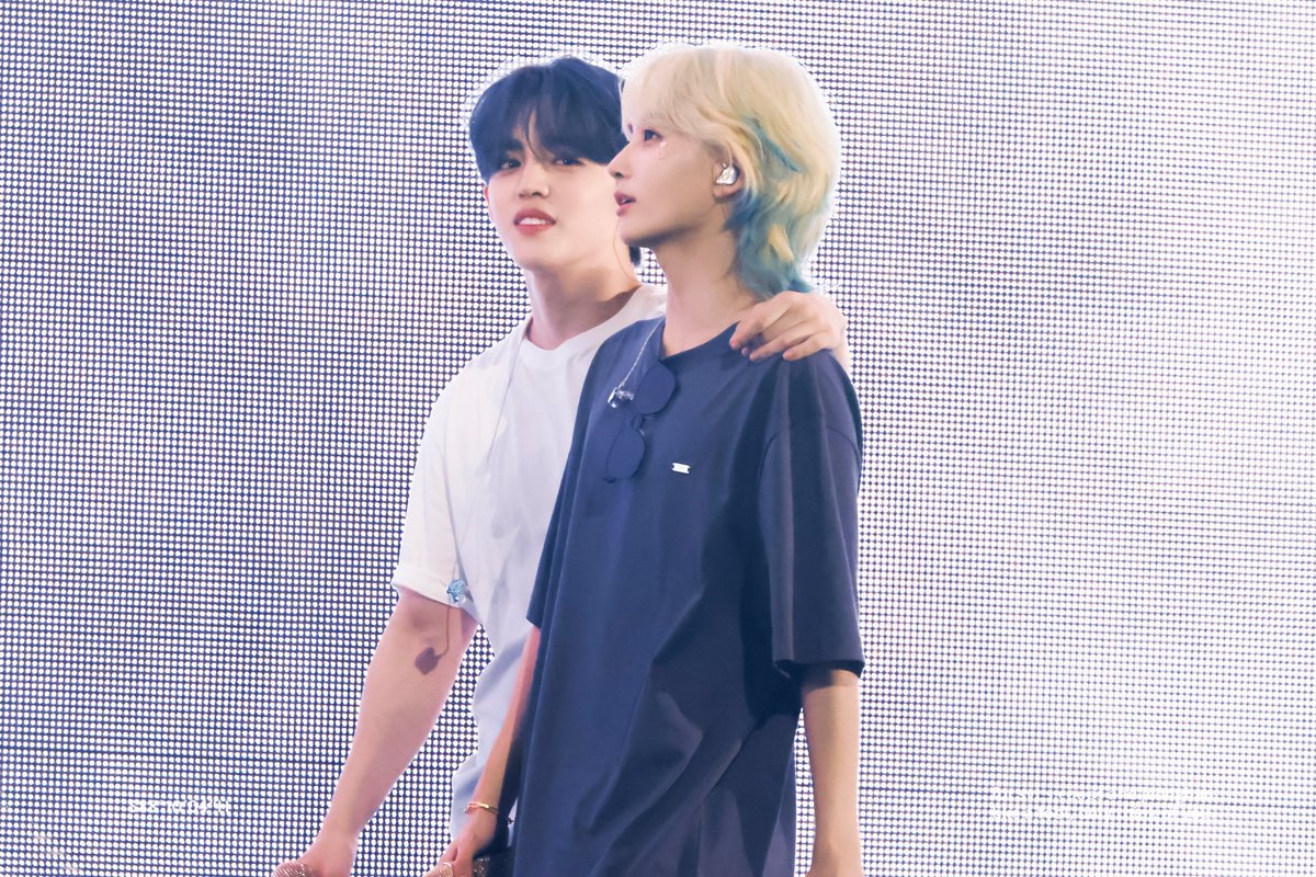 s881004h's tweet image. 240723 Caratland Day 1 매일매일 같이 행복하자❤️
#SEVENTEEN #세븐틴 #에스쿱스 #승철 #SCOUPS #JEONGHAN #정한 @pledis_17