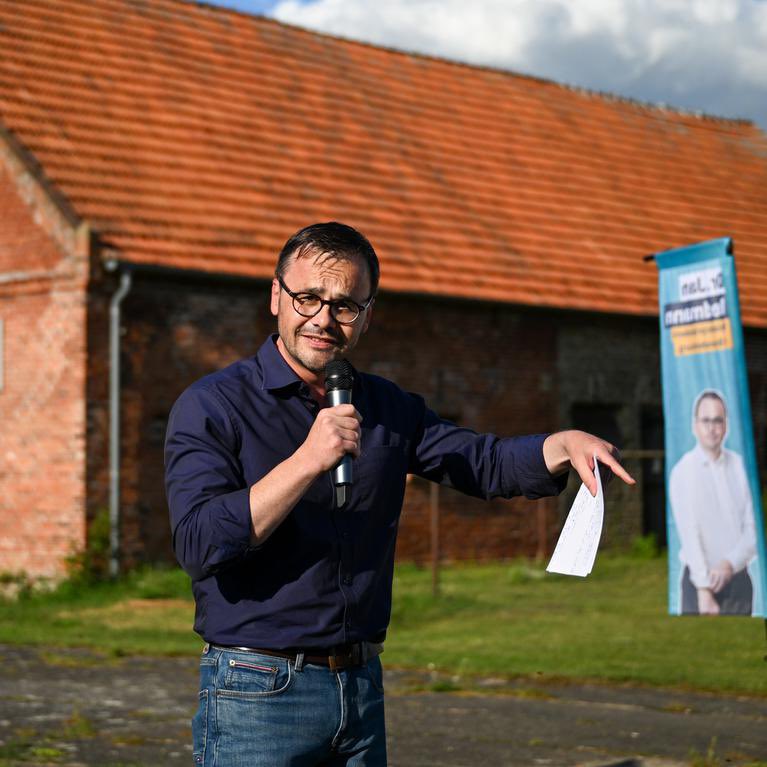 Alexander Fröhlich (@alx_froehlich) on Twitter photo Nach der Alkohol-Rollerei des Brandenburger CDU-Spitzenkandidaten <a href="/JanRedmannWk/">Jan Redmann</a> wird nun ermittelt - wegen des Verdachts der Verletzung des Dienstgeheimnisses und der besonderen Geheimhaltungspflicht. <a href="/Tagesspiegel/">Tagesspiegel</a> <a href="/PNN_de/">pnn.de</a> 
tagesspiegel.de/potsdam/brande… Nach der Alkohol-Rollerei des Brandenburger CDU-Spitzenkandidaten <a href="/JanRedmannWk/">Jan Redmann</a> wird nun ermittelt - wegen des Verdachts der Verletzung des Dienstgeheimnisses und der besonderen Geheimhaltungspflicht. <a href="/Tagesspiegel/">Tagesspiegel</a> <a href="/PNN_de/">pnn.de</a> 
tagesspiegel.de/potsdam/brande…