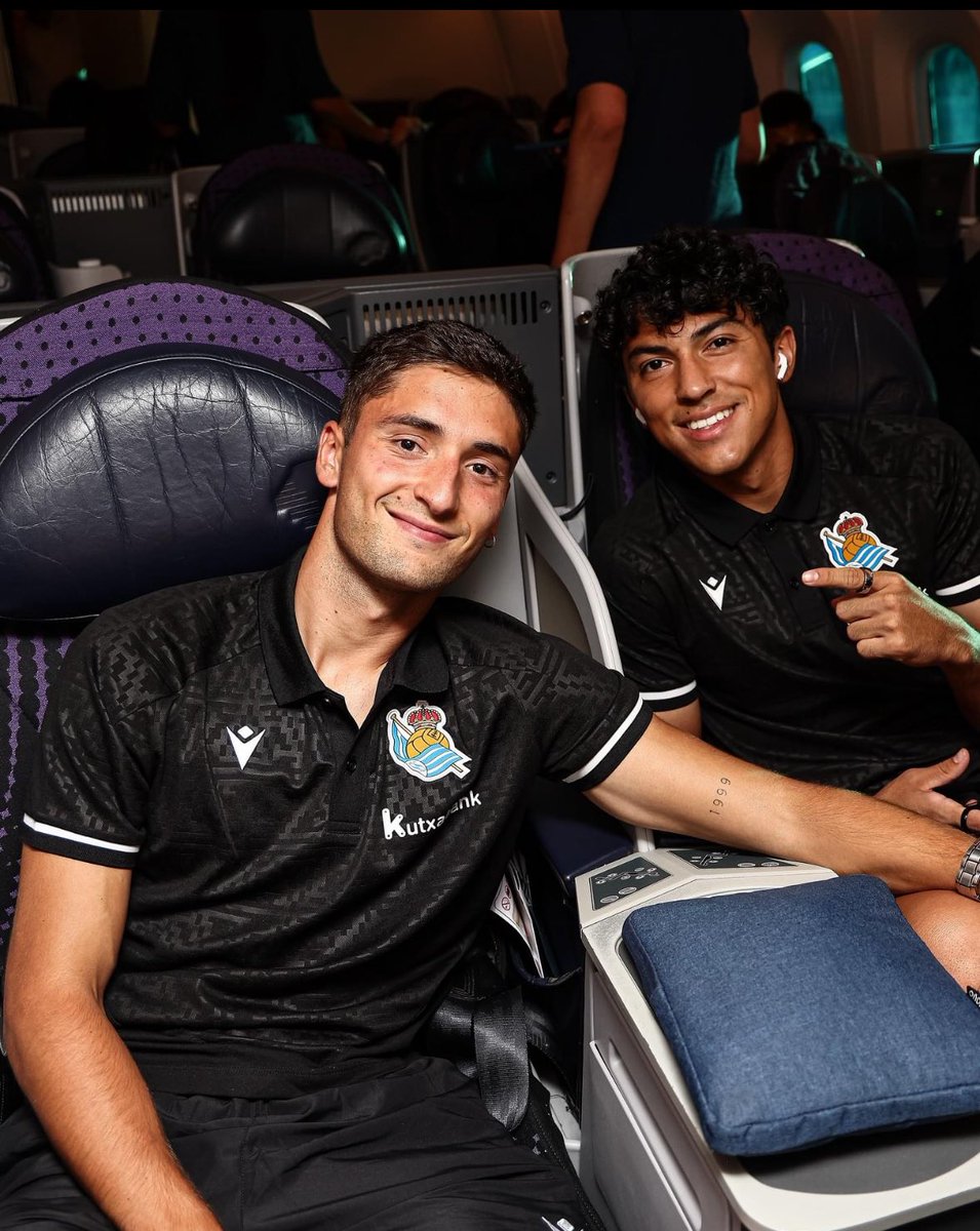 Pretemporada de <a href="/RealSociedad/">Real Sociedad Fútbol</a> en 🇯🇵…… JoGo 🙏👏👍💪🇲🇽🇺🇸🇯🇵⚽️
<a href="/jonathang_42/">Jonathan Gómez</a> 
#trabajoduroyhumildad
#theGomezway