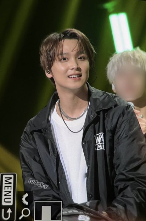 HCbodyguard's tweet image. HAECHAN IS GLOWING TONIGHTTT