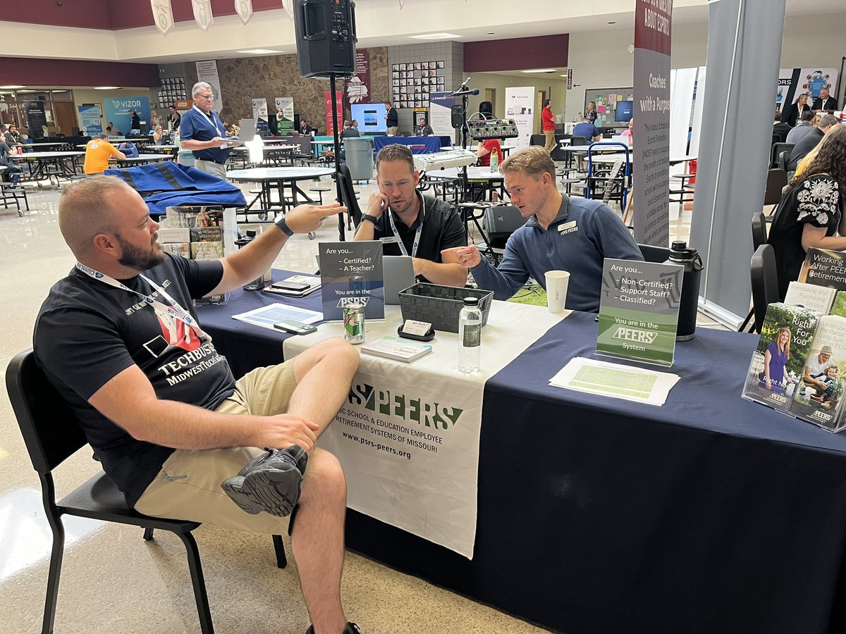 MidwestTechTalk's tweet image. After your session check in with our awesome vendors! #MidwestTechTalk2024