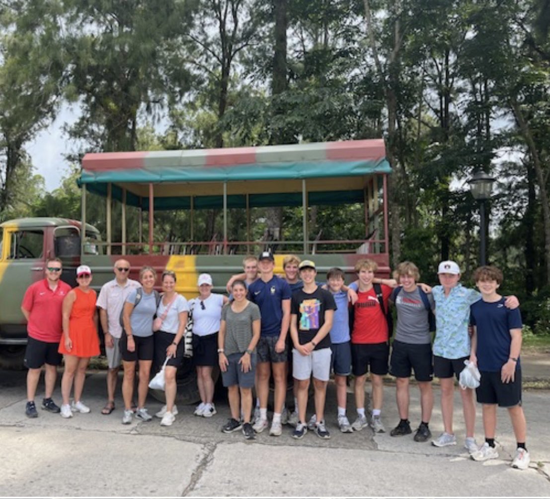 Last week, we had a group of faculty, staff, students, and parents spend 7 days in Cuba! 🇨🇺 Well done, Dr. Barnidge!