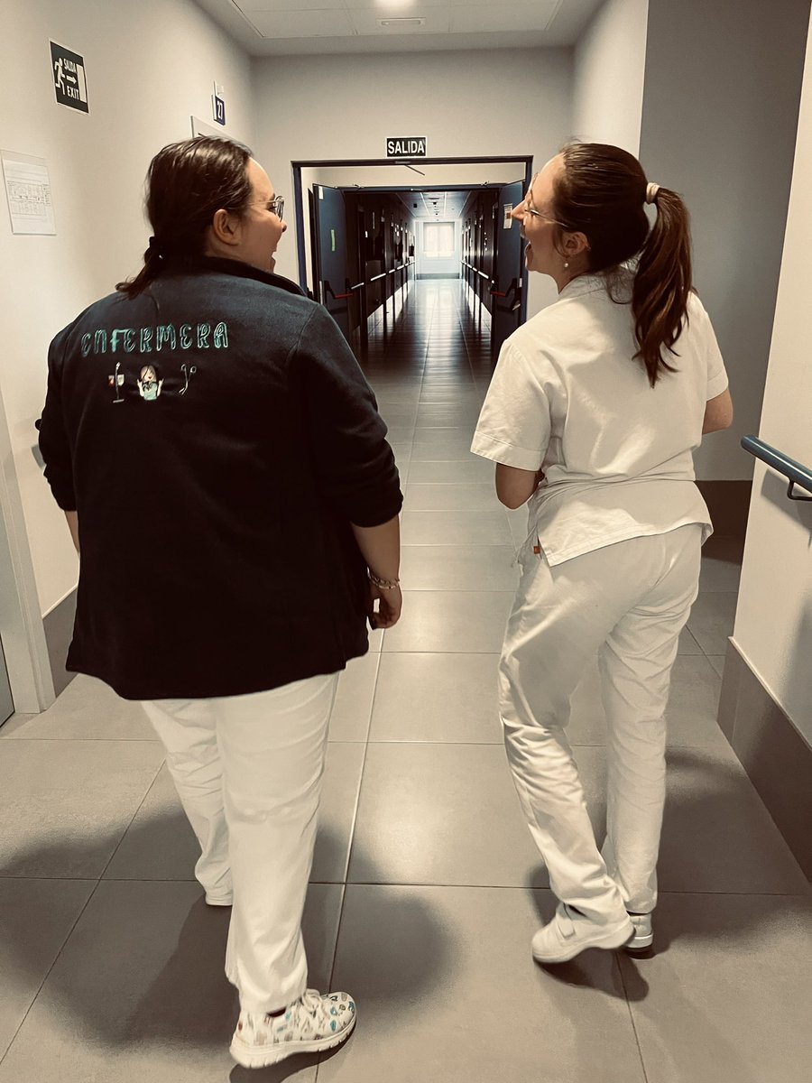 maafervaldi26's tweet photo. Es una suerte compartir carrera con personas vitamina, pero que encima te toque en 3/7 destinos con ella, y en especial uno para el cual teníamos ambas muchas ganas, eso no es suerte, eso es la magia de la Enfermería. Te quiero mucho @cegutierrez27 ❤️‍🩹 https://t.co/nckpkdj4Cy
