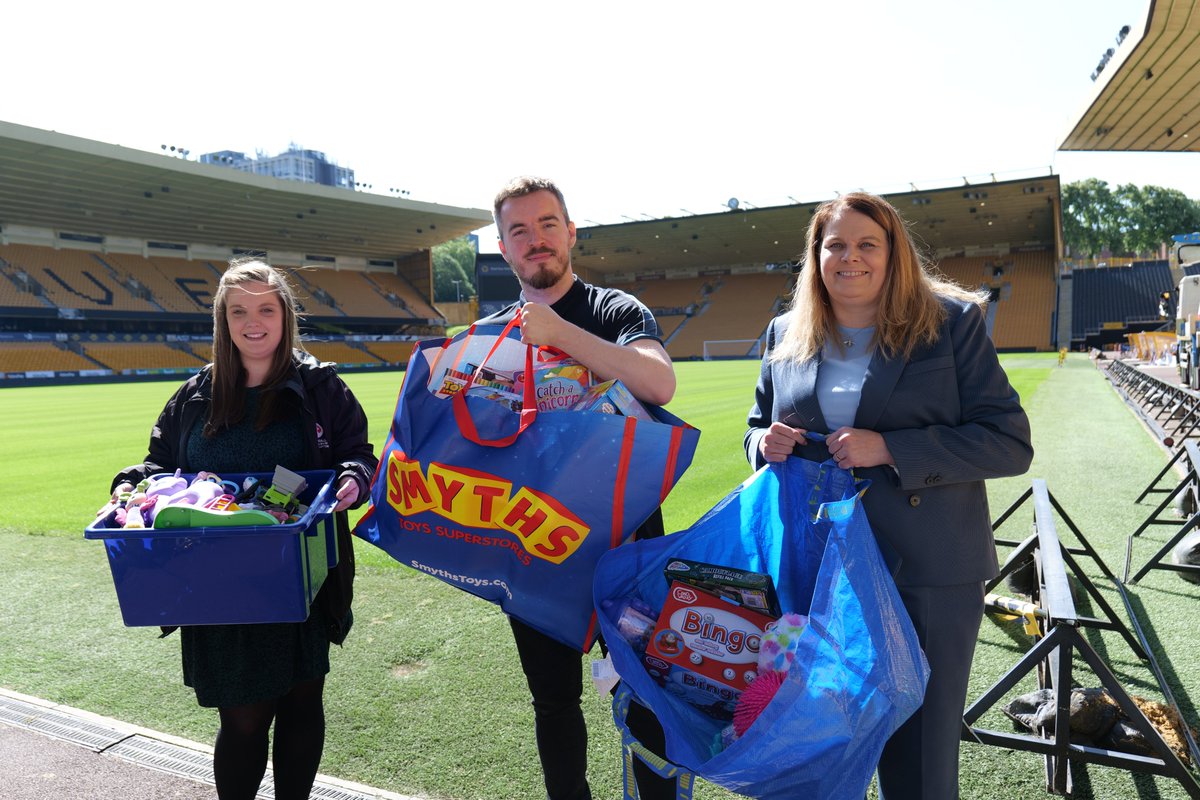 wwfcfoundation's tweet photo. ๐คThanks to Evans Halshaw Vauxhall Wolverhampton who have kindly donated a huge range of toys to the #SupportingOurPack campaign. ๐
We will distribute these across the city in the coming weeks to those in need ๐งธ https://t.co/xDG5XqVFme