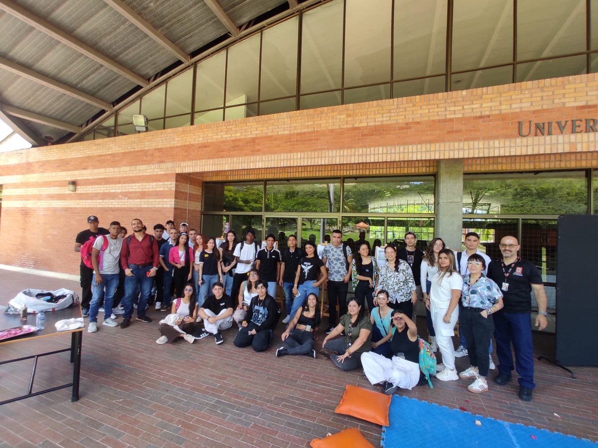 bibliousb's tweet photo. Con la literatura por medio de la palabra y los sentidos, y con la alegría de conectarnos con nuestros nuevos estudiantes, compartimos en la 𝐢𝐧𝐝𝐮𝐜𝐜𝐢𝐨́𝐧 2024-2 un  encuentro con Literatura en las Sombras ¡𝘽𝙞𝙚𝙣𝙫𝙚𝙣𝙞𝙙𝙤𝙨 𝙖 𝙚𝙨𝙩𝙖 𝙘𝙖𝙨𝙖 𝙙𝙚𝙡 𝙨𝙖𝙗𝙚𝙧! 📚🧡 https://t.co/ikEhsIYrp4