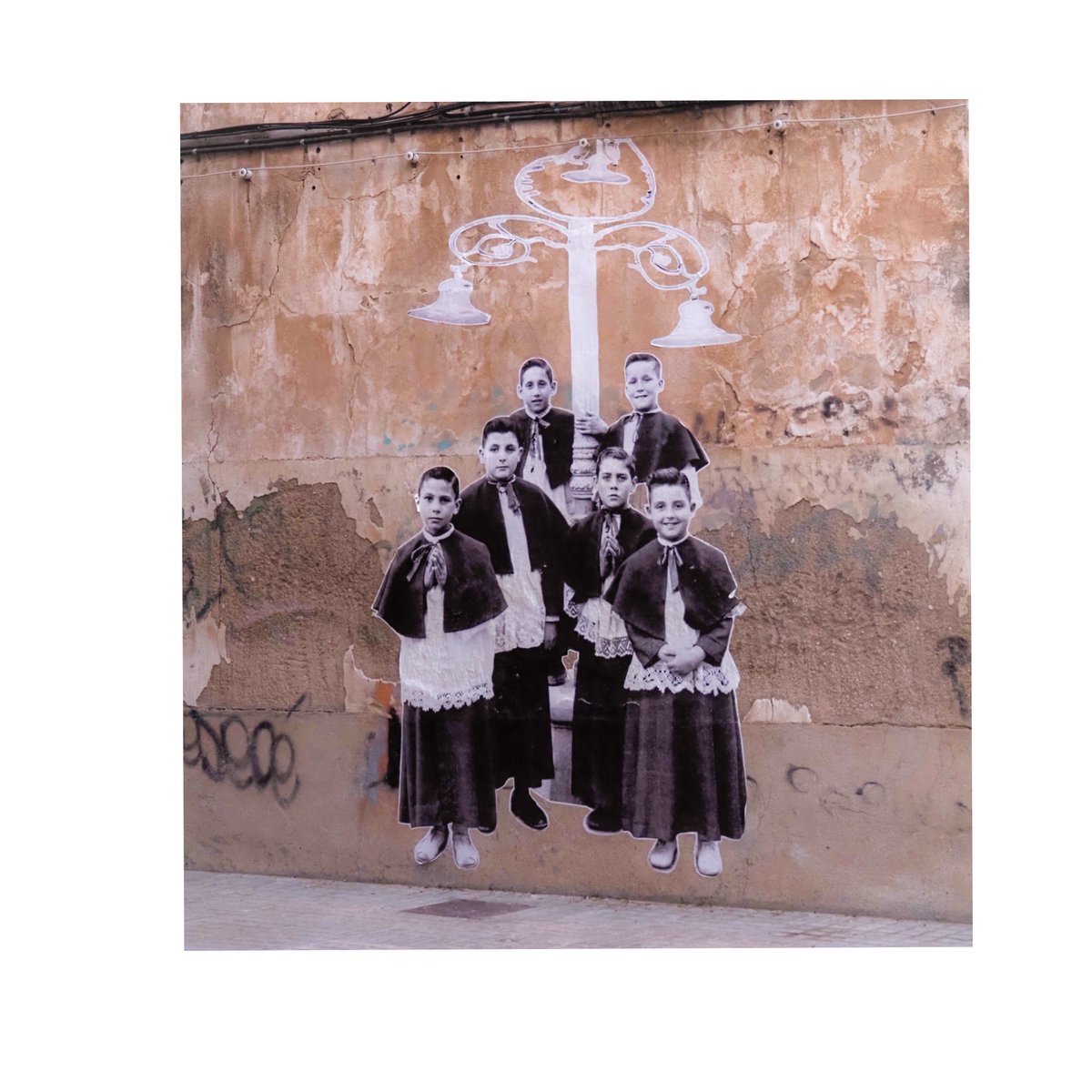 alpalenci_86's tweet photo. Estampa callejera
.
#novelda #alicante #streetphotography #city #photography #photo #fotografia #foto #triptico #omsystem #camera #detalles #details #moments #callejeando https://t.co/lBA2Z8jc9I