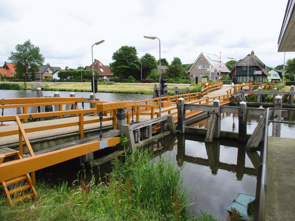 🚧Werkzaamheden Koedijkervlotbrug

⛔Vanaf dinsdag 30 juli 07:00 uur is de Koedijkervlotbrug afgesloten. We gaan een van de draagbalken van de brug vervangen. We verwachten dat dit 1 tot maximaal 2 dagen duurt.

🚗De omleidingsroute is aangegeven met borden.

#Alkmaar #afsluiting
