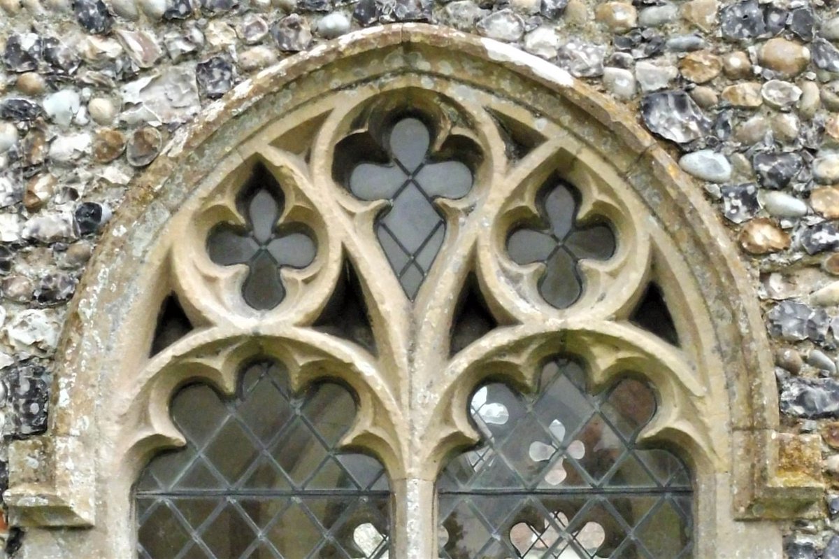 #TraceryTuesday from the outside at St Andrew's #Walberswick