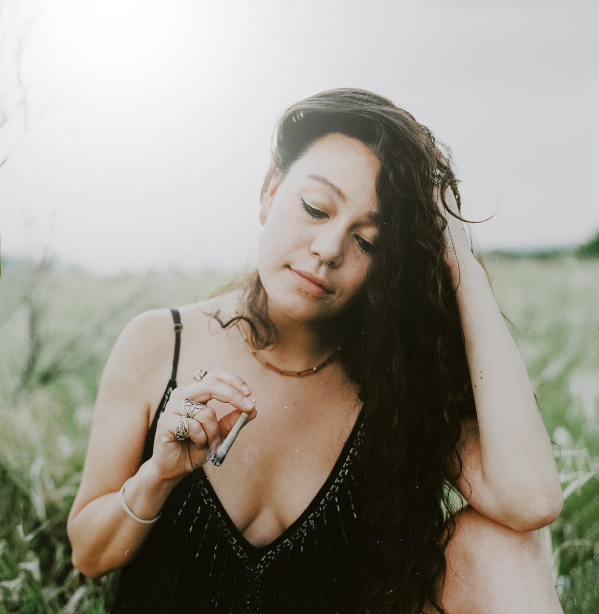 "The best time to relax is when you feel like there's no time for it." - Unknown 💨 💨