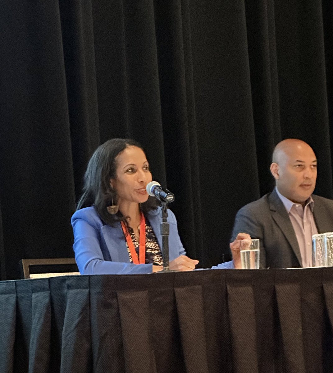 AlondaThomas's tweet photo. Fact! Donors of color are giving at the same rates as other communities; and in many instances with a higher proportion of their incomes. ~ Dr. Una Osili #CASESummit Research Symposium https://t.co/3uza6egV1D