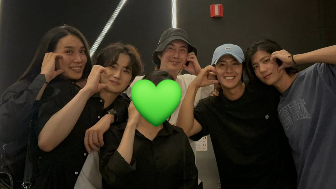 HyungJun_Turkey's tweet photo. Tüm SS501 üyeleri yaklaşık 11 sene sonra tekrar bir araya geldi!!! 😭💚🥹

Bir hayran, restoranda beraber yemek yiyen üyelerle çektirdiği fotoğrafları sosyal medya hesabında paylaştı...

Credit: Original Poster

@official_KHJ87 https://t.co/dbKVUVfMHB